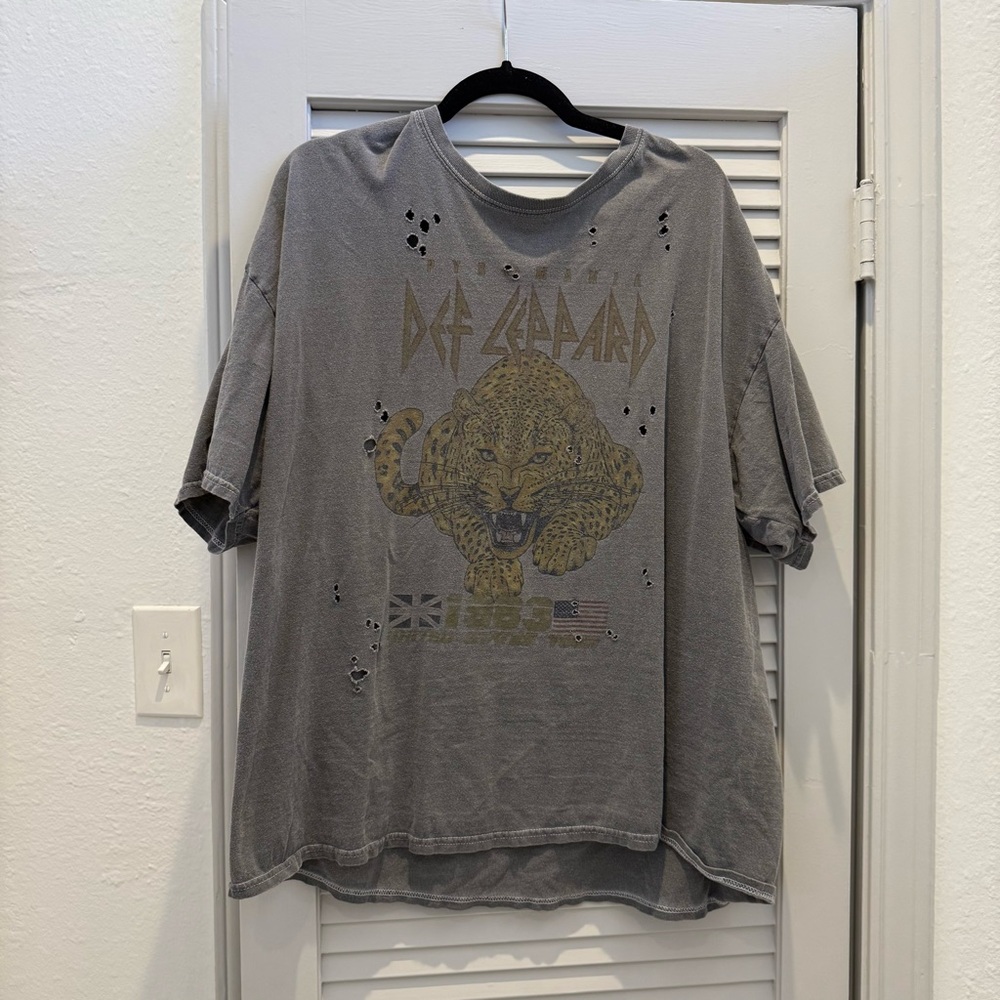def leppard distressed tee